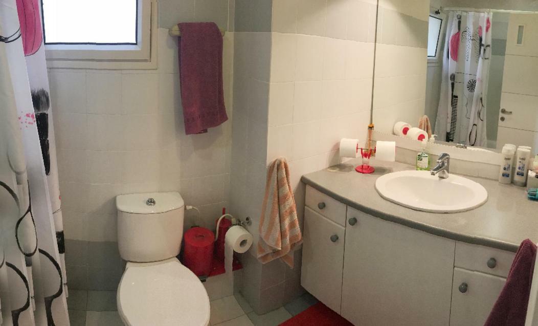 Comfortable Quiet Room With A Private Bathroom In Shared Apartment Tel Aviv Esterno foto